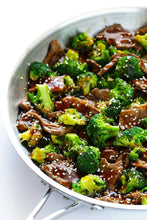 Load image into Gallery viewer, Buy Online High Quality Heirloom Broccoli Seeds, Calabrese | Buy Rare, And Extraordinary Heirloom Seeds - Seeds to Cherish
